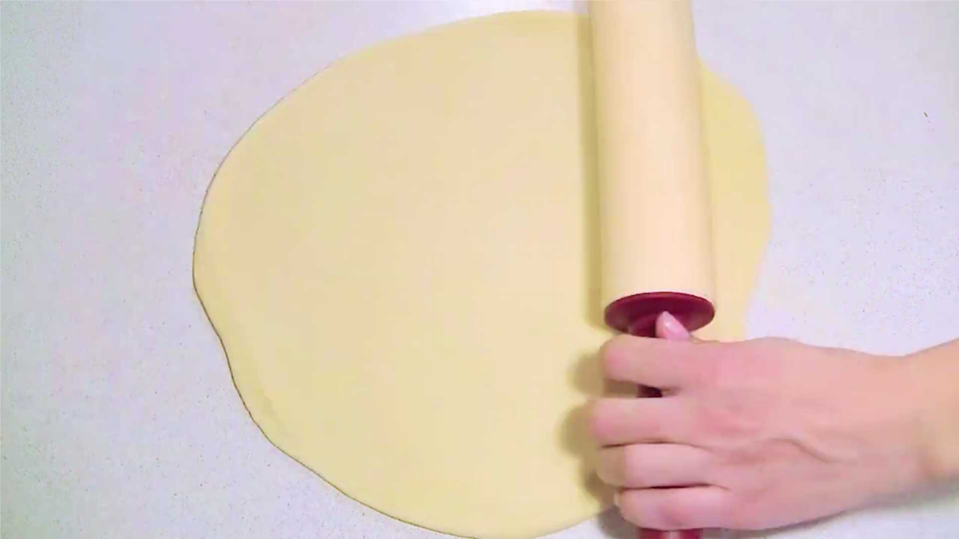 Пицца с ананасами и курицей-Шаг 9