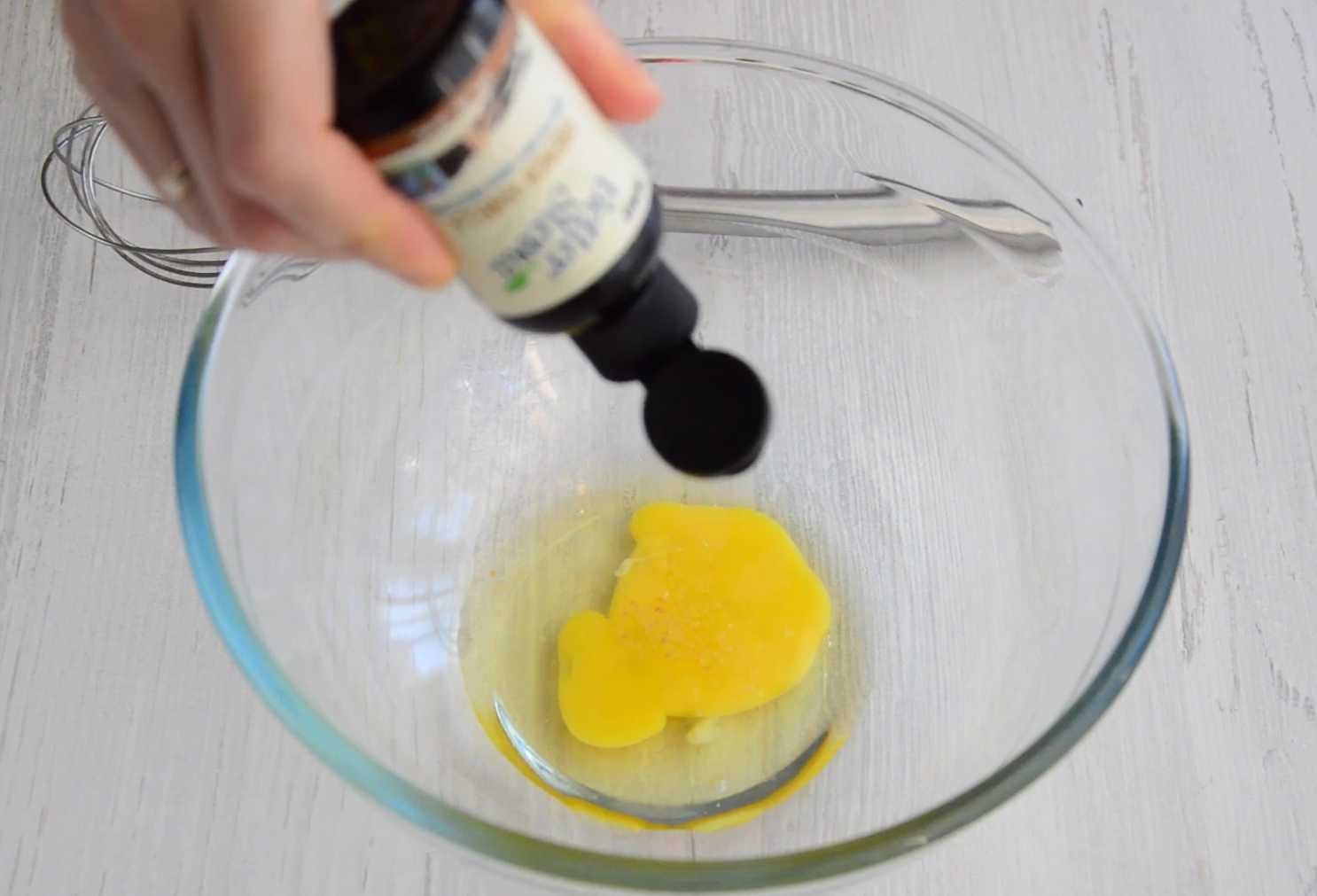 Блины из цельнозерновой муки на кефире-Шаг 1