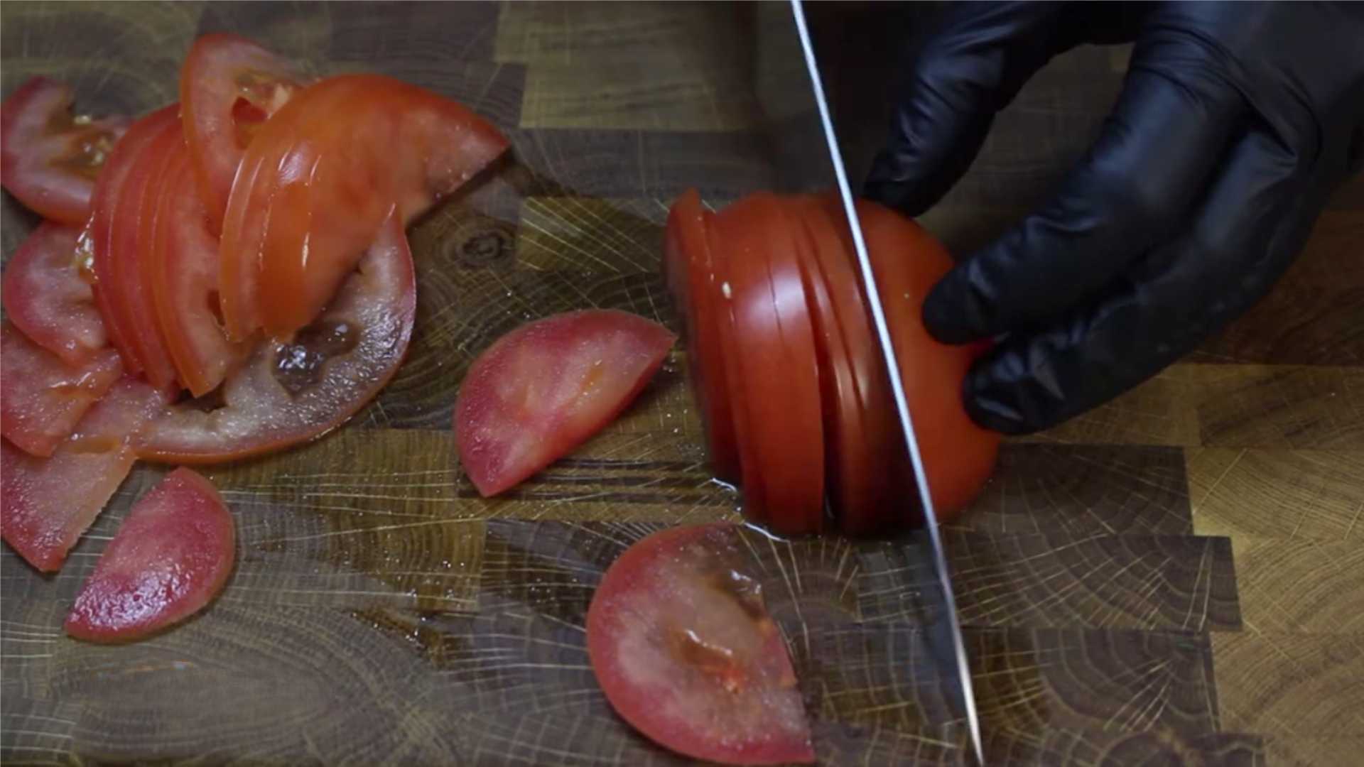 Мини пицца на батоне в духовке-Шаг 2