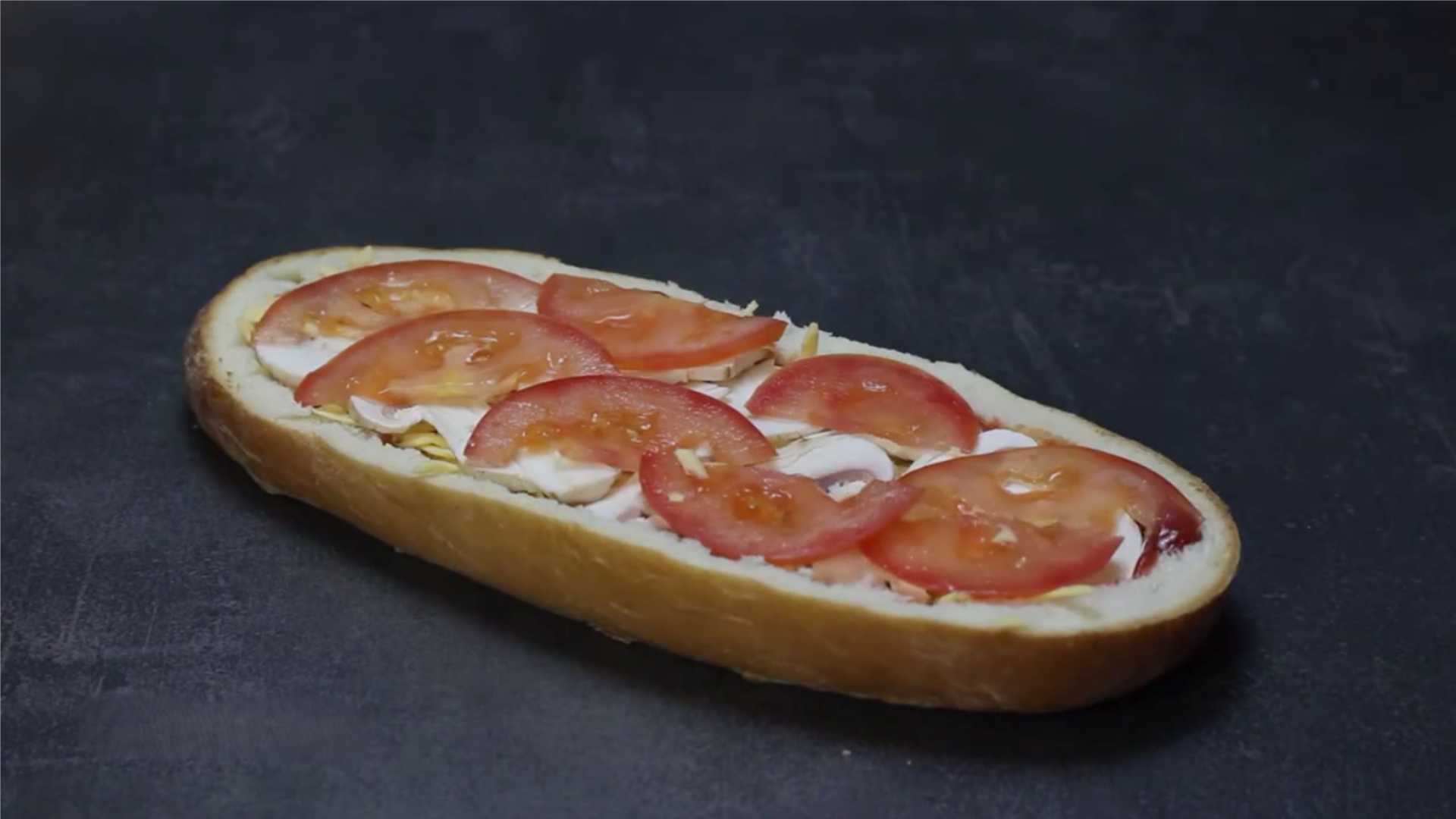 Мини пицца на батоне в духовке-Шаг 8