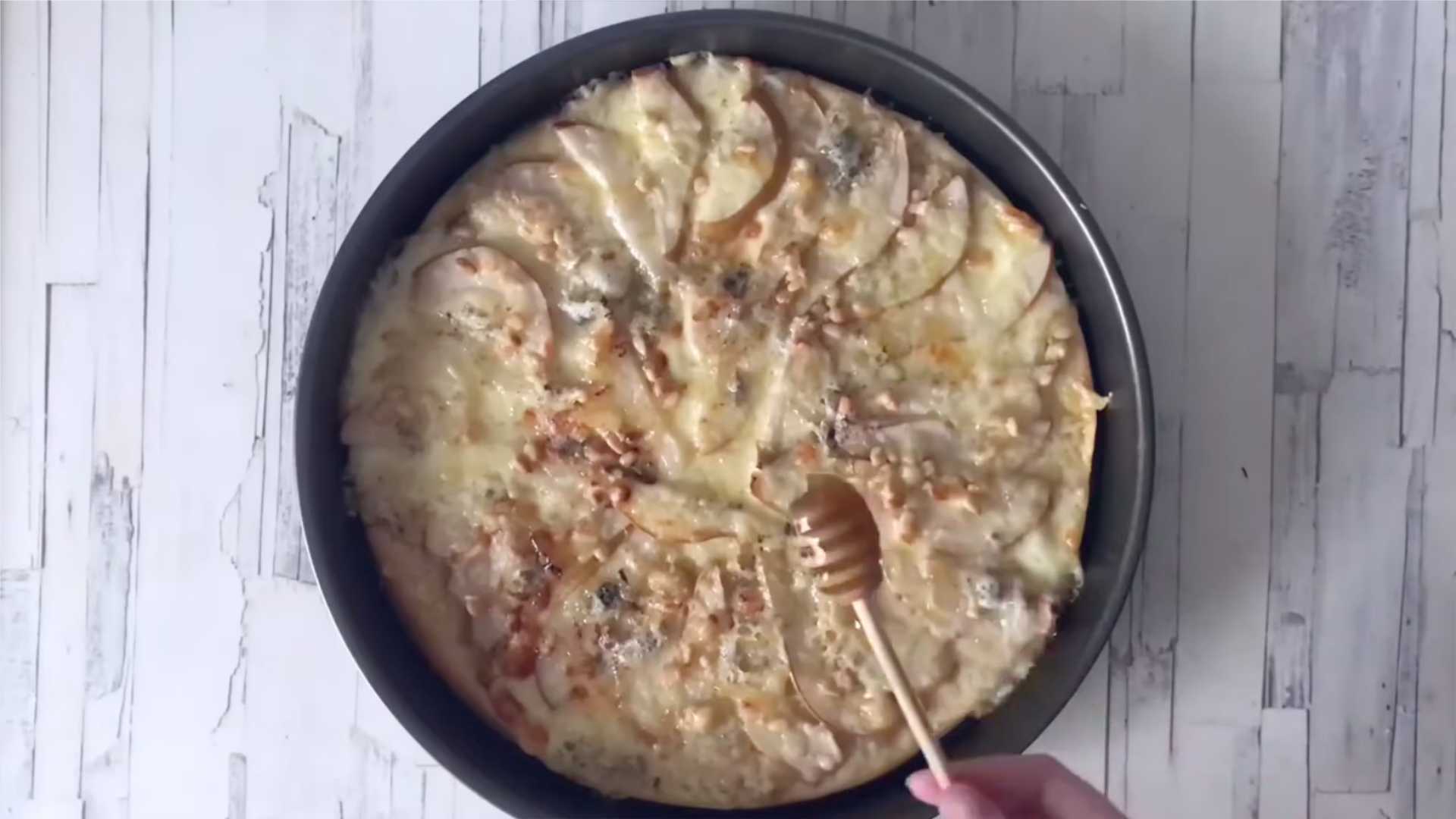 Пицца с грушей и горгонзолой-Шаг 12