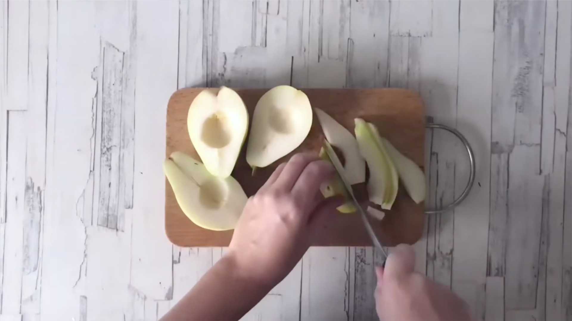 Пицца с грушей и горгонзолой-Шаг 7