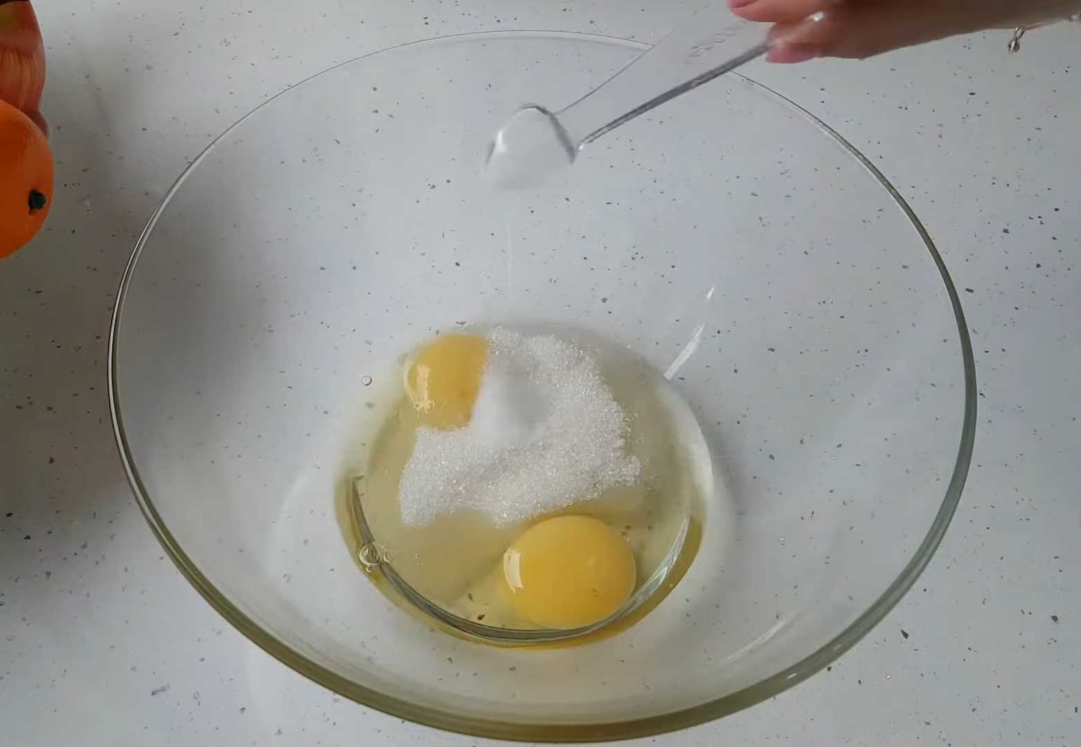 Блины на питьевом йогурте-Шаг 1