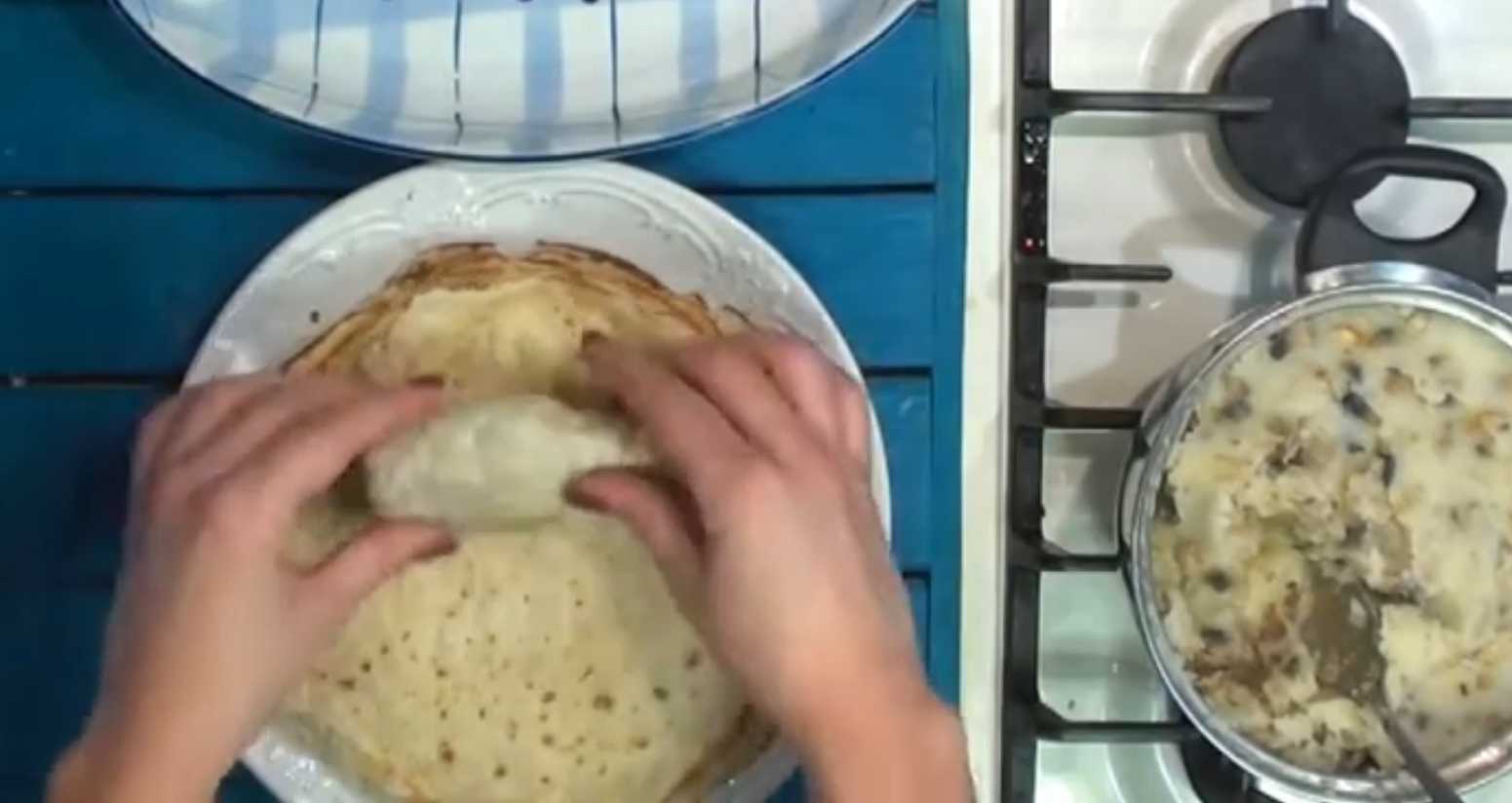 Блины с картошкой и грибами-Шаг 12