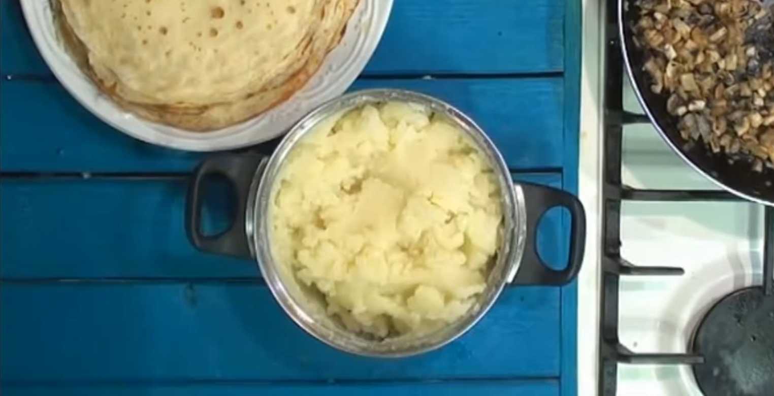 Блины с картошкой и грибами-Шаг 8