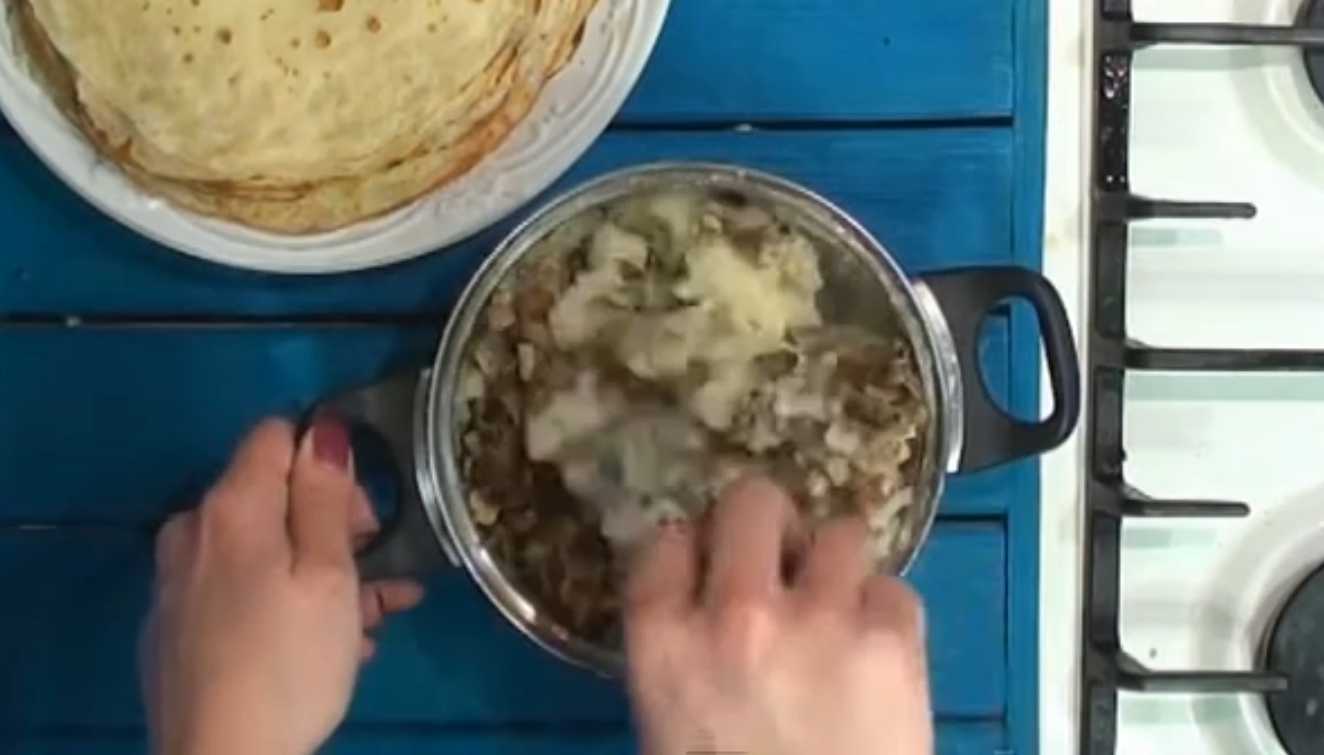 Блины с картошкой и грибами-Шаг 10
