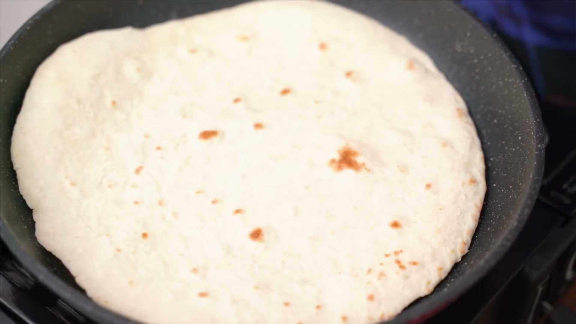 Пицца на сковороде без сметаны-Шаг 9