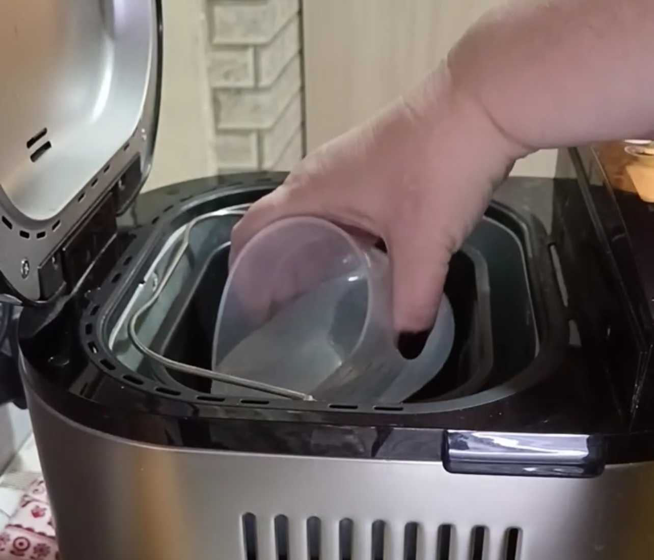 Тесто для пиццы в хлебопечке-Шаг 1