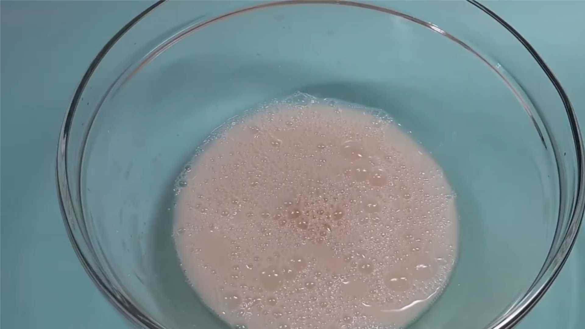 Домашняя пицца с колбасой и сыром в духовке-Шаг 1