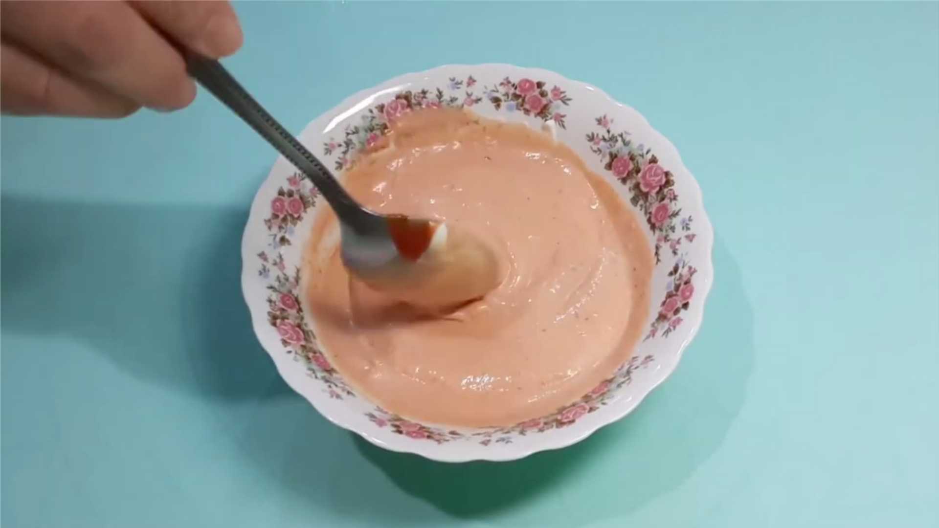 Домашняя пицца с колбасой и сыром в духовке-Шаг 7