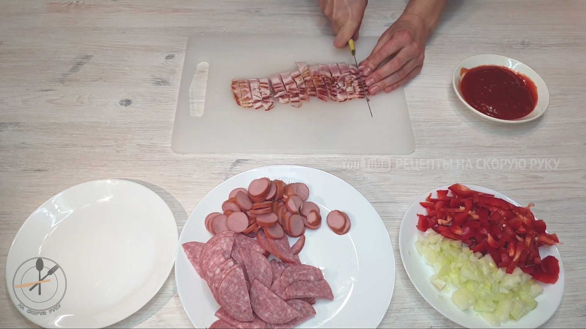 Пицца в духовке на бездрожжевом тесте-Шаг 7