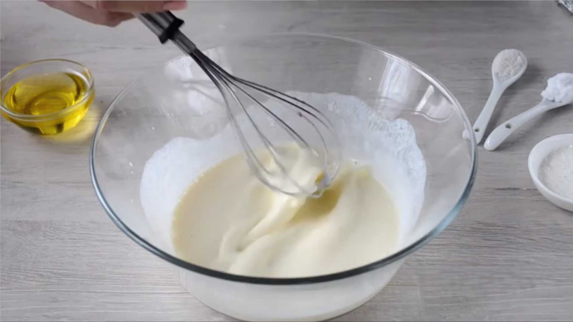 Тесто для пиццы на кефире без дрожжей-Шаг 2