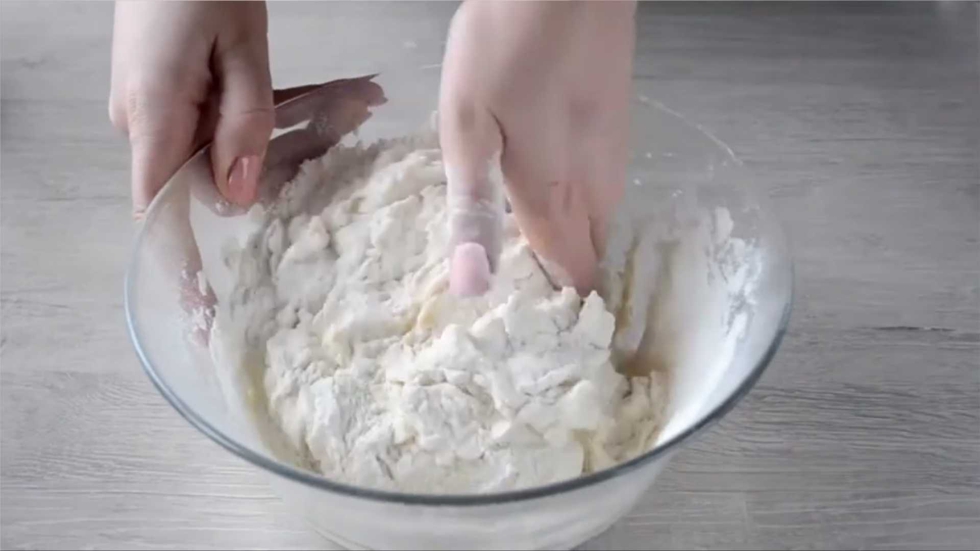 Тесто для пиццы на кефире без дрожжей-Шаг 6