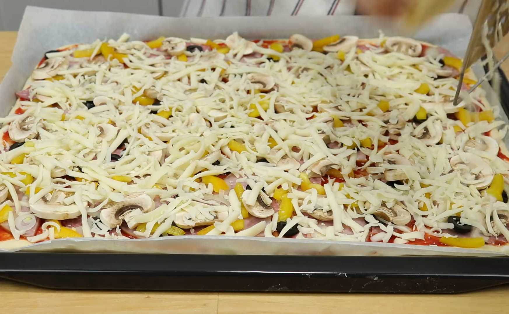 Пышная пицца на дрожжах-Шаг 9