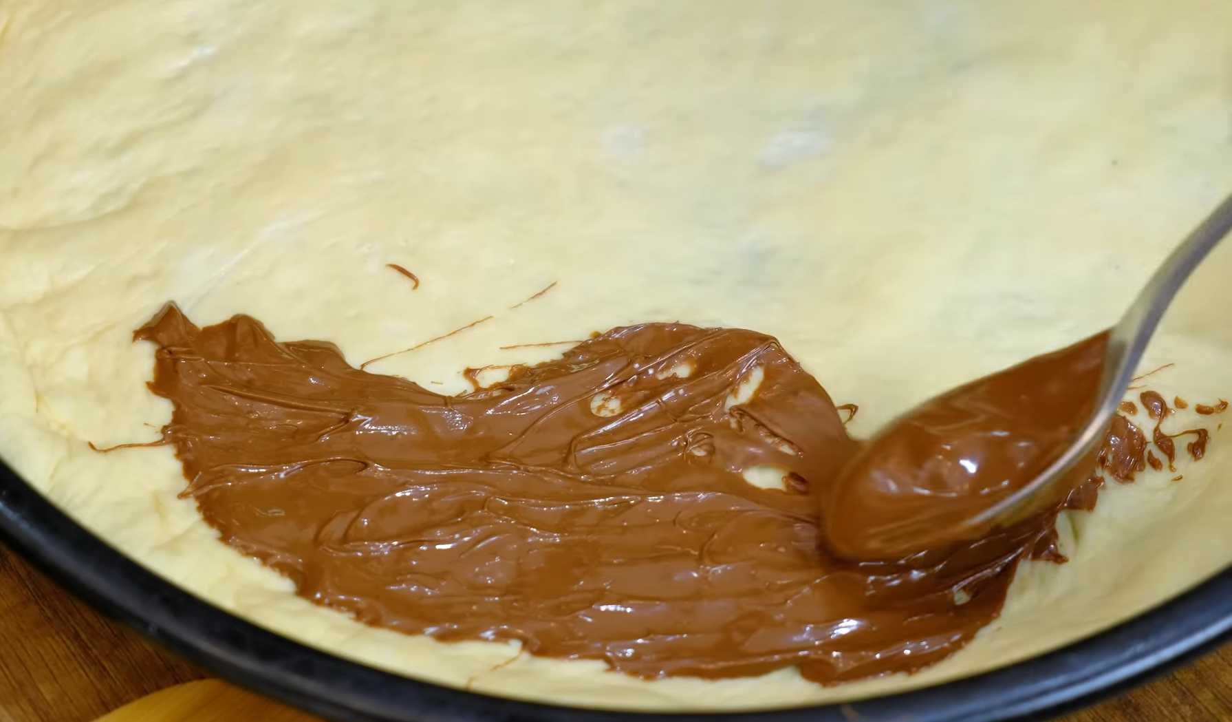 Сладкая пицца с бананом и шоколадом-Шаг 7