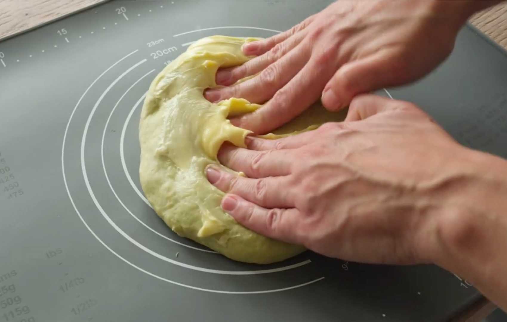 Булочки с авокадо-Шаг 7