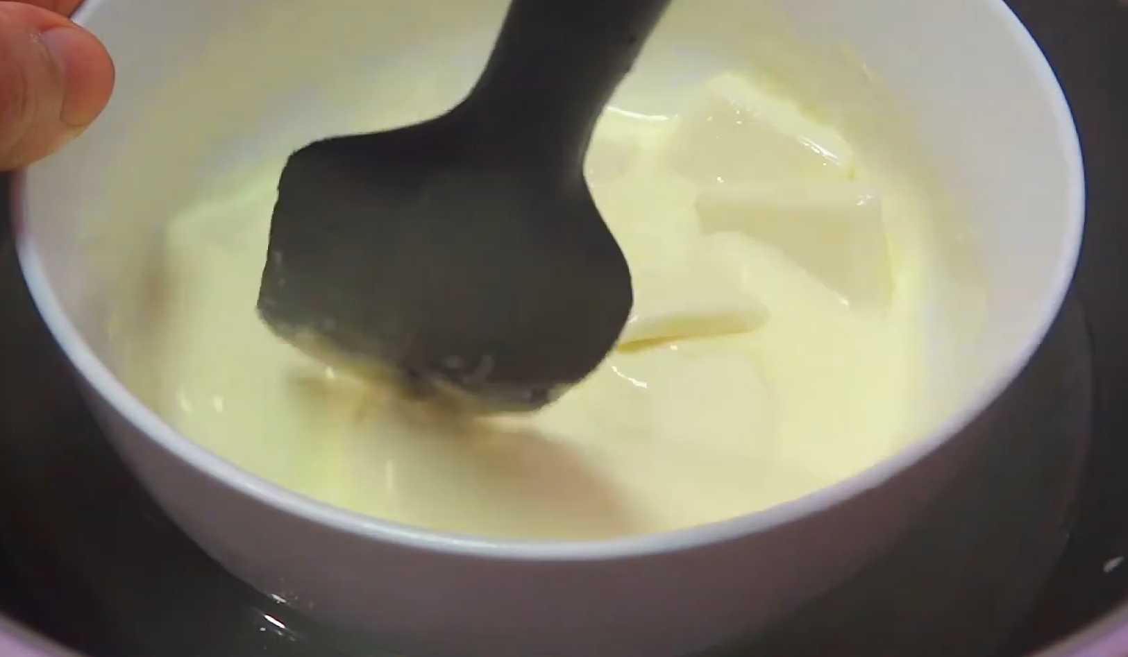 Пасхальный кекс-кулич с изюмом и цукатами-Шаг 15