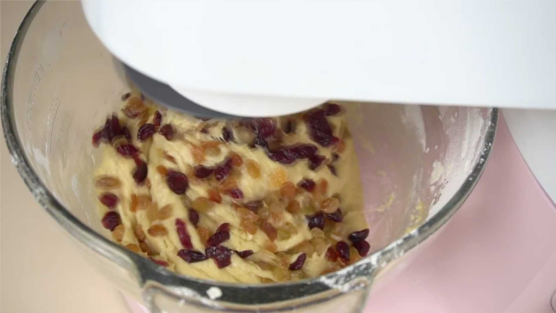 Влажный кулич с сухофруктами и коньячной пропиткой-Шаг 6