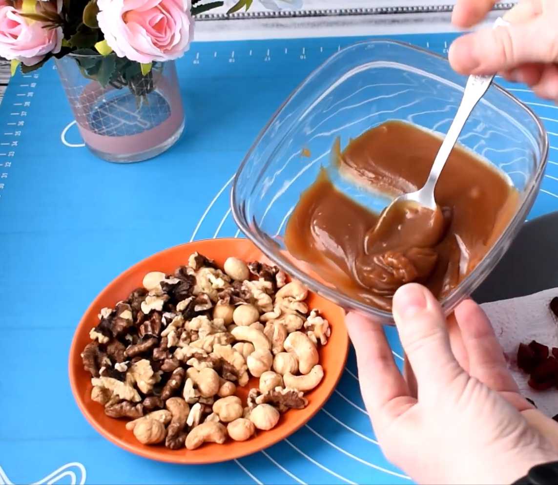 Кулич на сметане с ореховой начинкой-Шаг 10