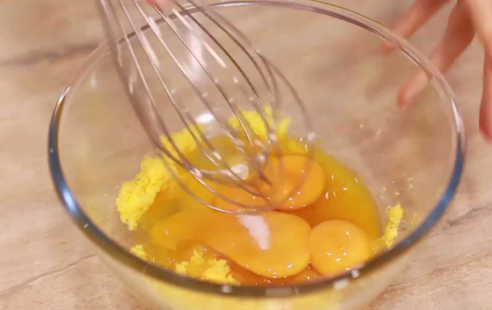 Апельсиновый кулич с изюмом и лимонной цедрой-Шаг 6