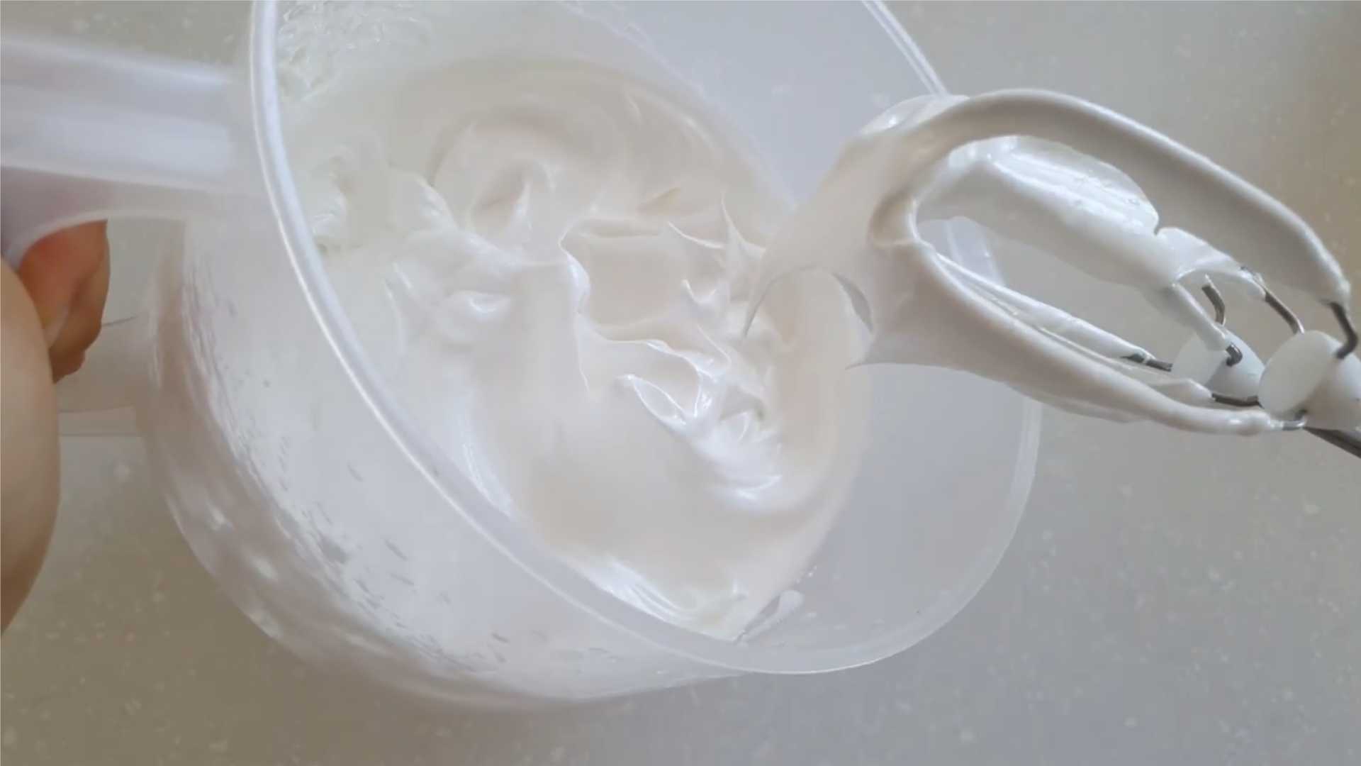 Морковный кулич с апельсиновыми цукатами и итальянской меренгой-Шаг 16