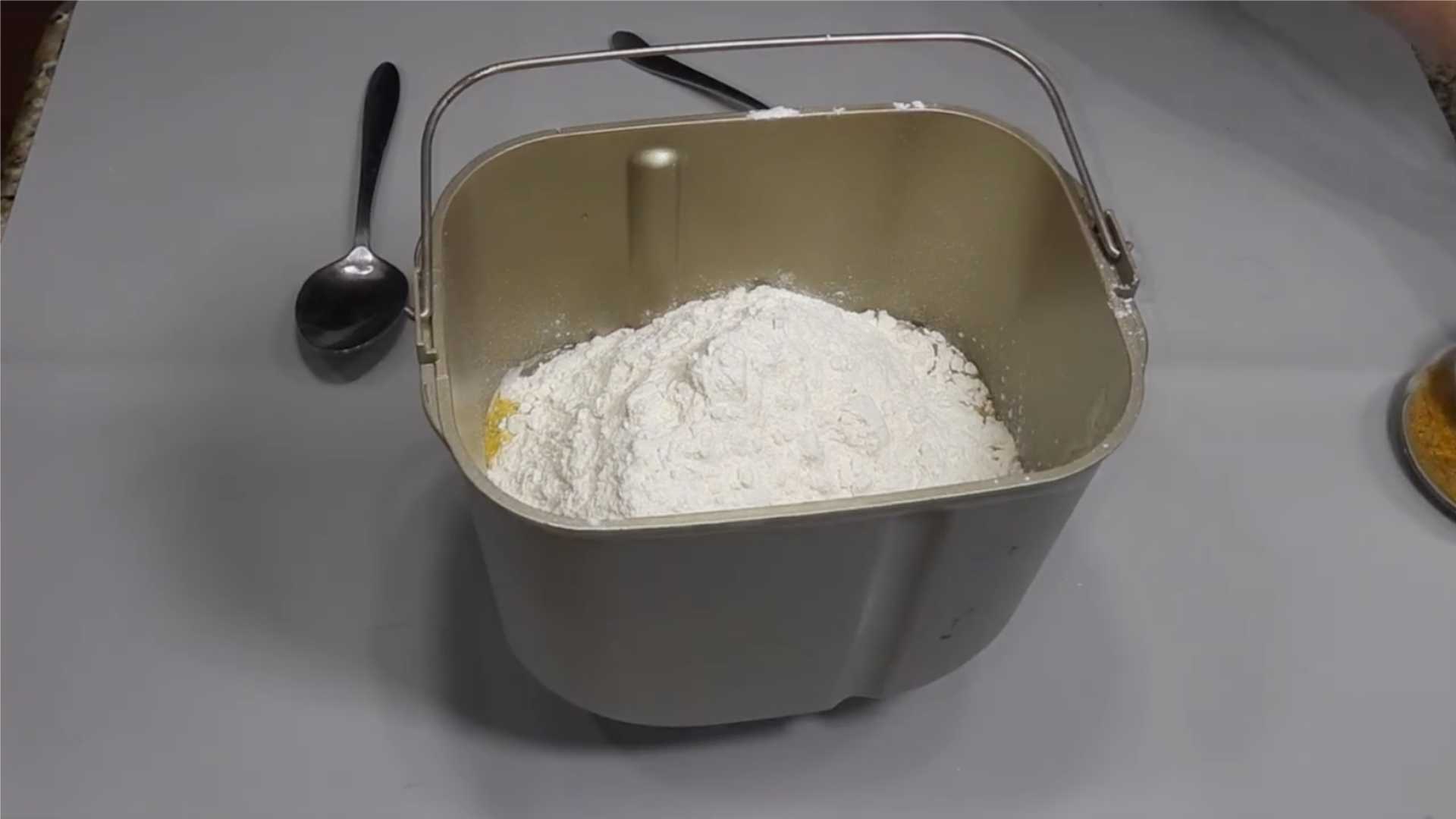 Кулич с изюмом в хлебопечке-Шаг 4