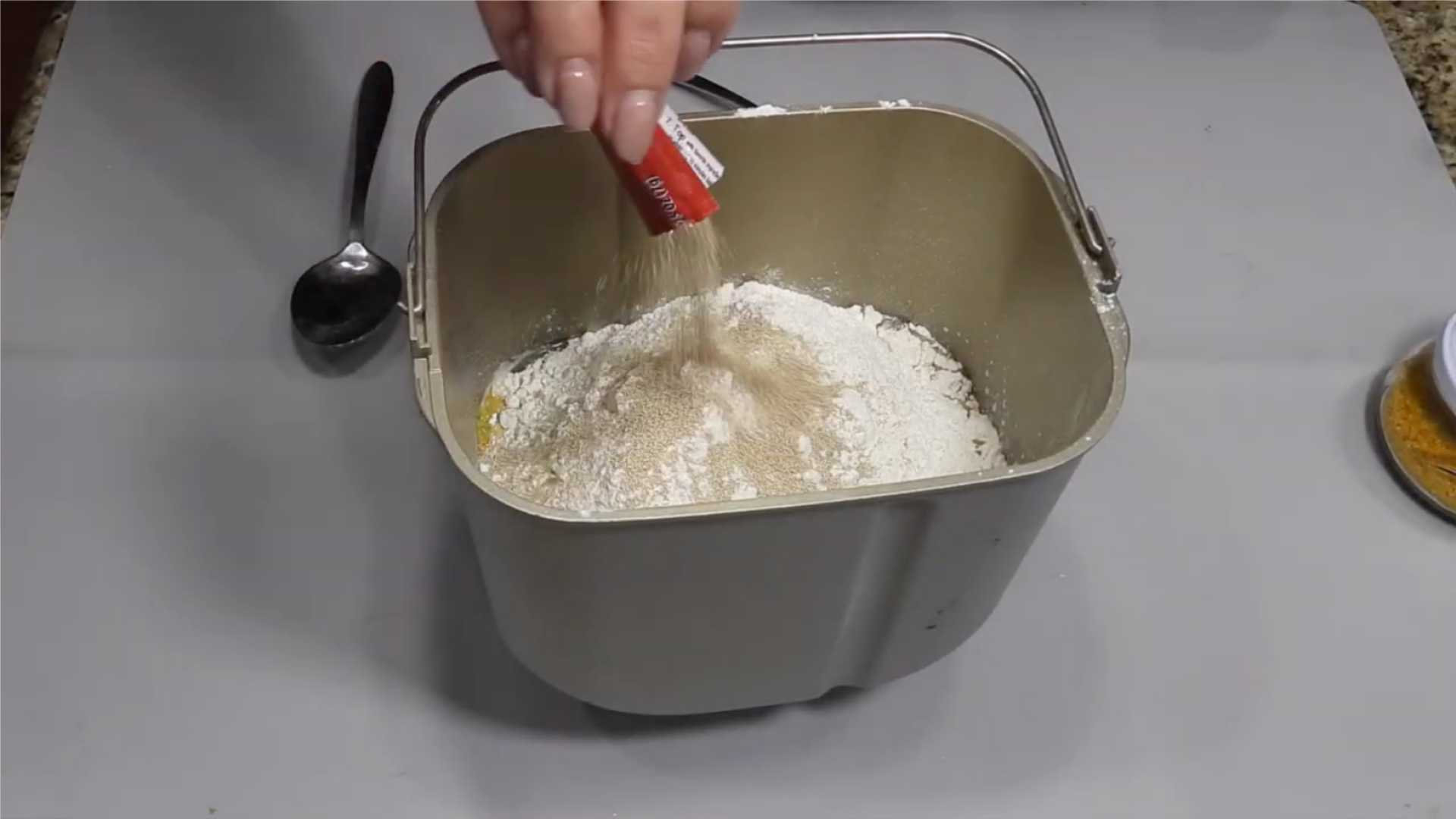 Кулич с изюмом в хлебопечке-Шаг 5