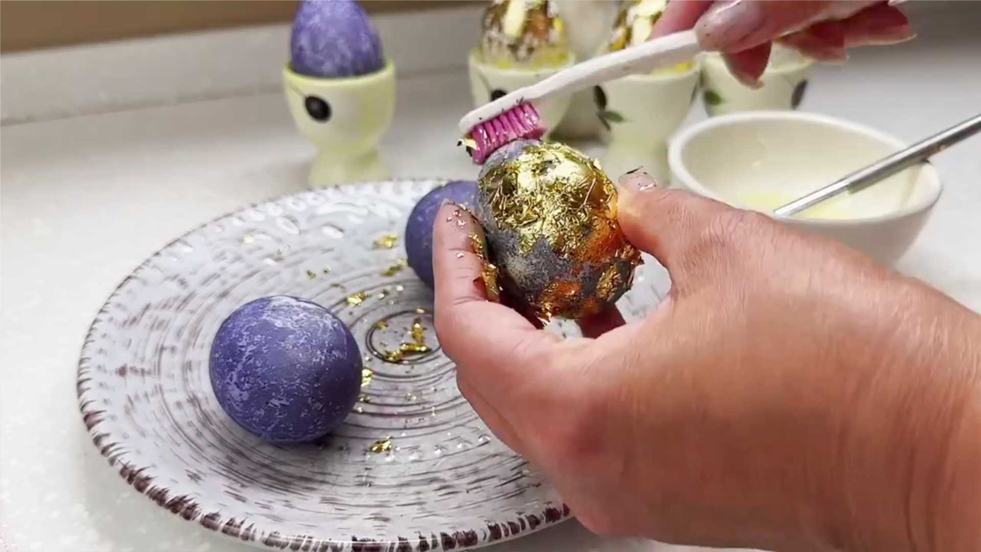 Яйца на Пасху с поталью-Шаг 6