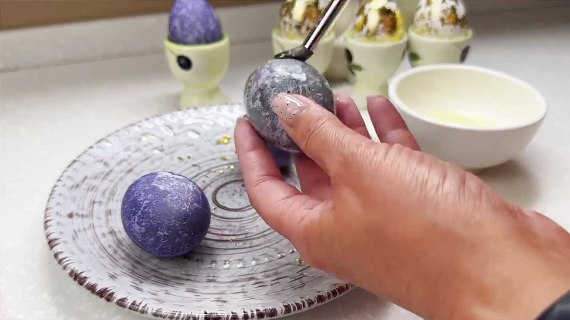 Яйца на Пасху с поталью-Шаг 4