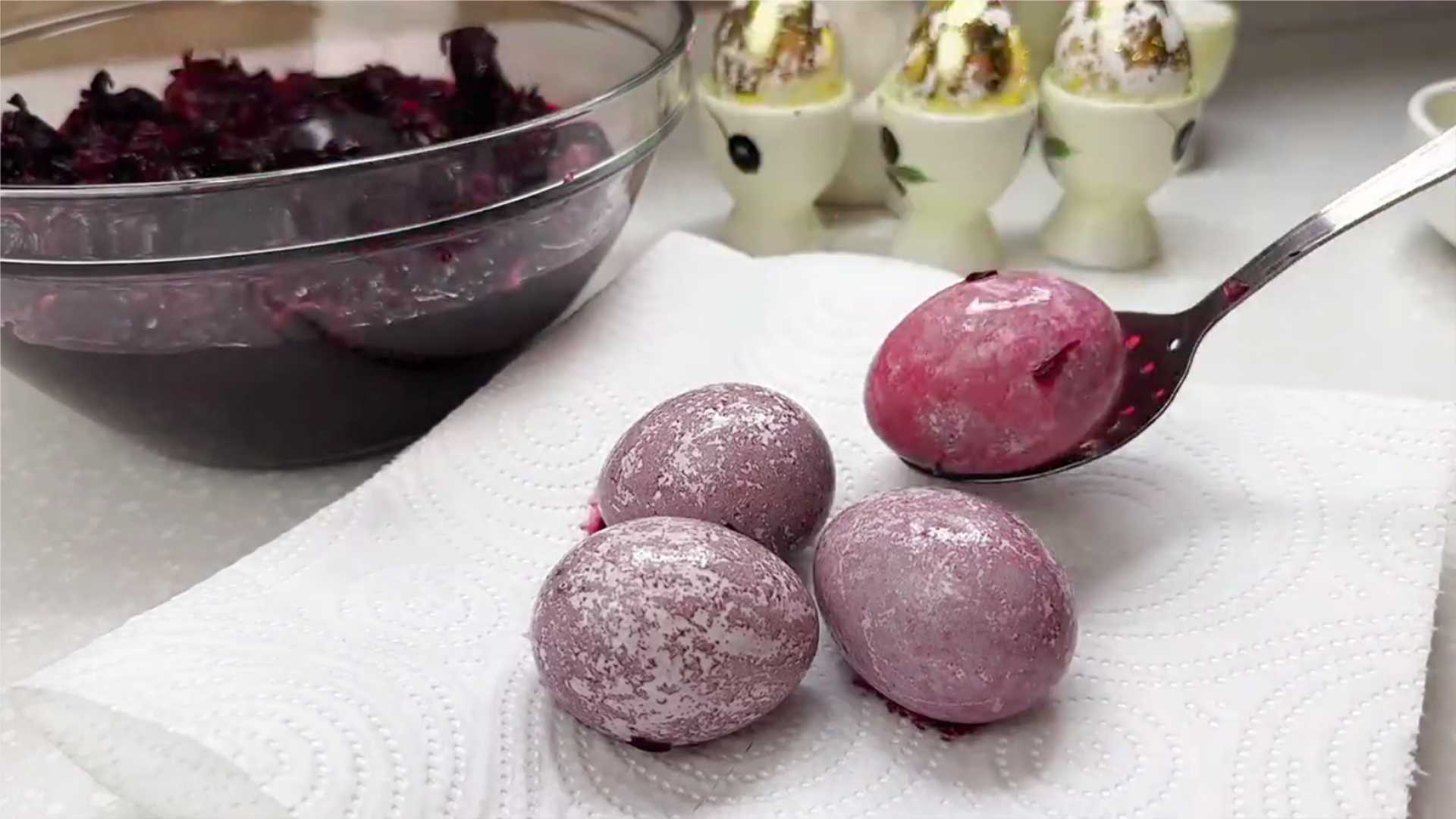 Яйца на Пасху с поталью-Шаг 3