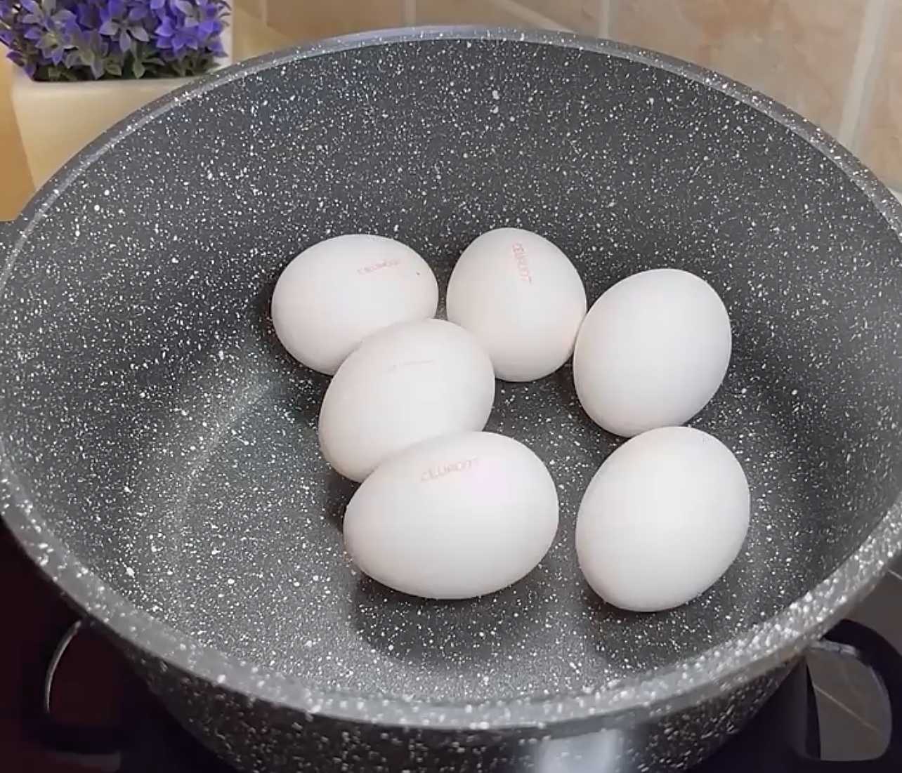 Зеленые яйца на Пасху-Шаг 1