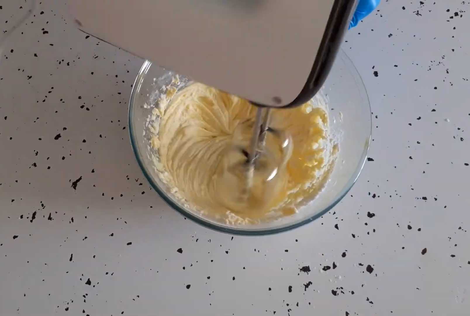 Творожная пасха с изюмом-Шаг 2