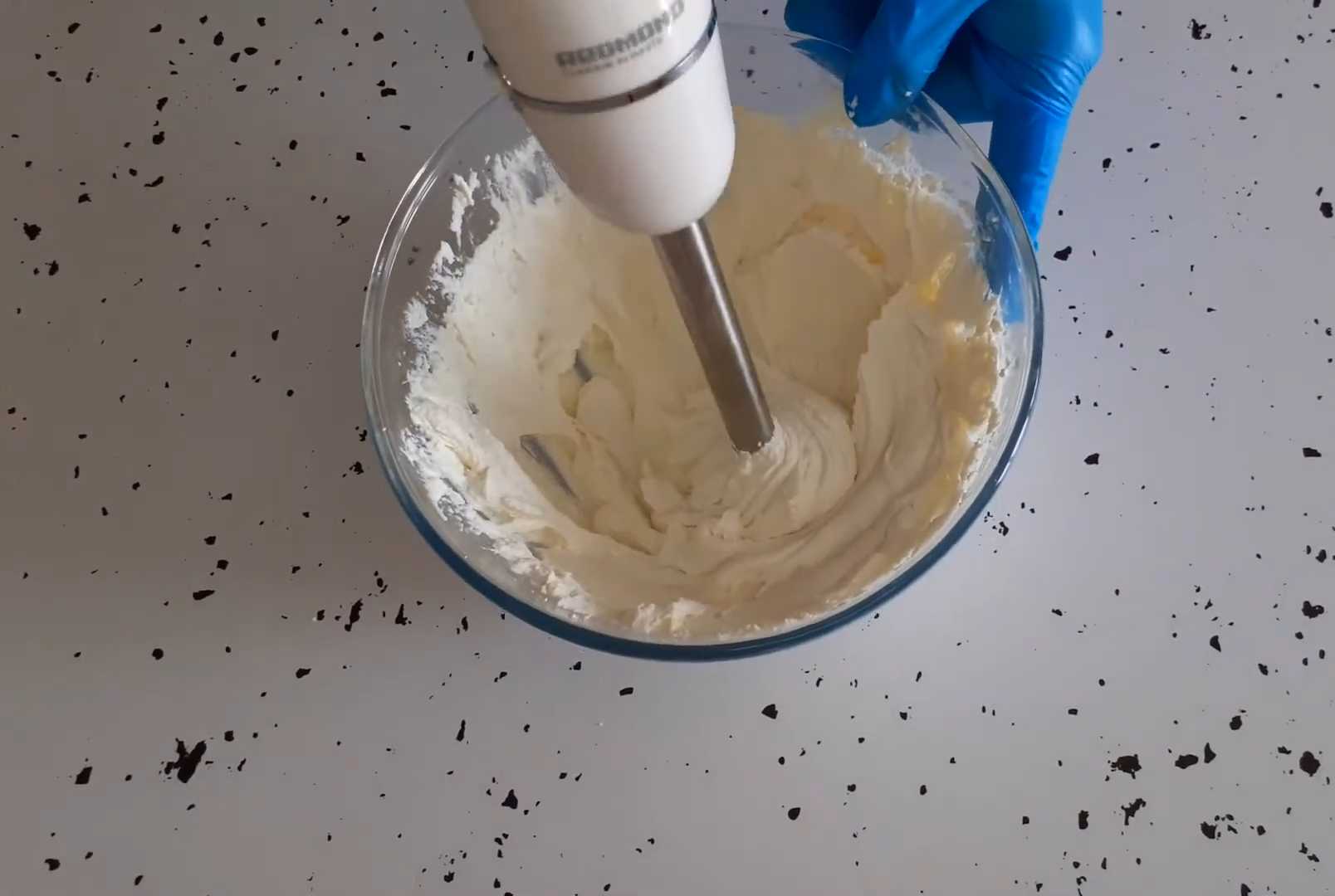 Творожная пасха с изюмом-Шаг 1