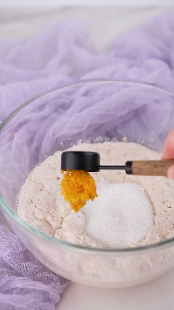 Кулич-венок с начинкой из изюма и орехов-Шаг 2