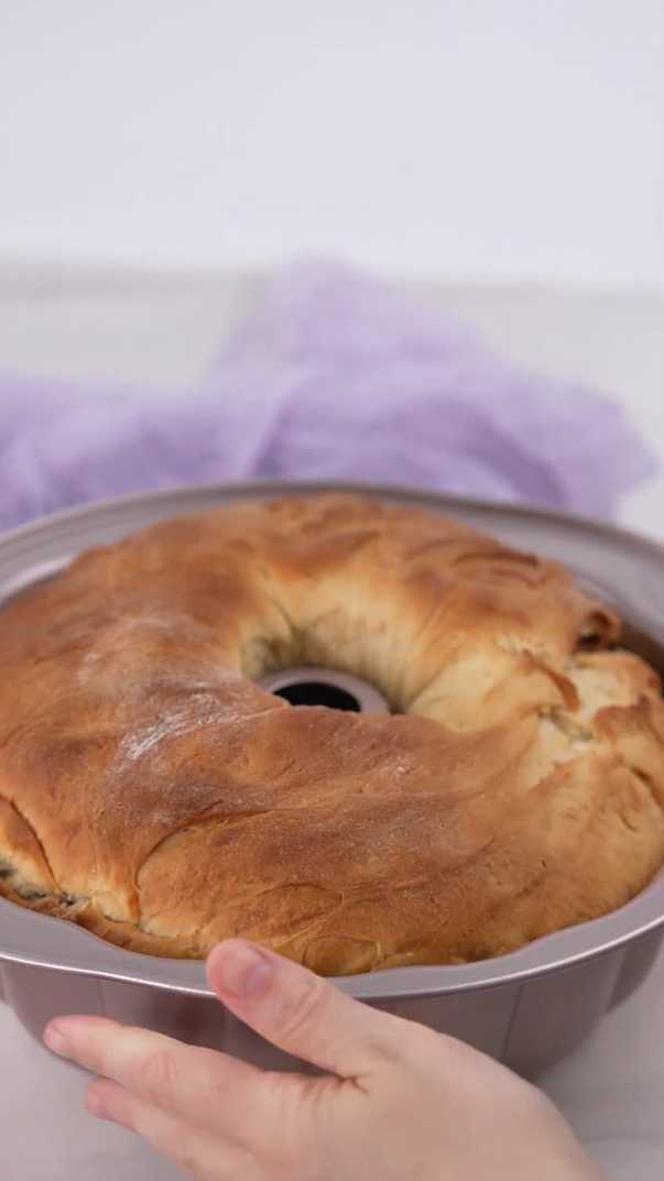 Кулич-венок с начинкой из изюма и орехов-Шаг 10