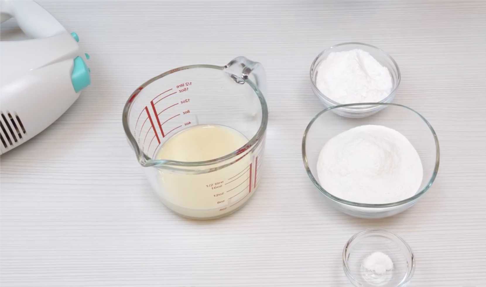 Глянцевая молочная глазурь для куличей-Шаг 1