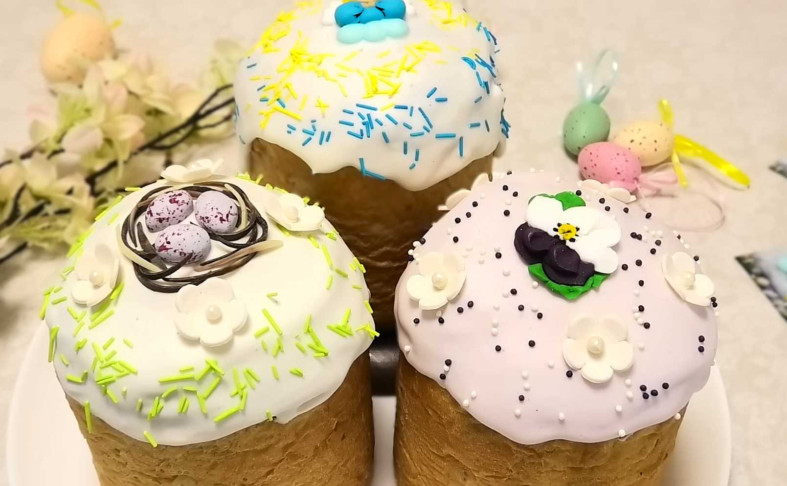 Глянцевая глазурь с белым шоколадом для пасхального кулича-Шаг 11