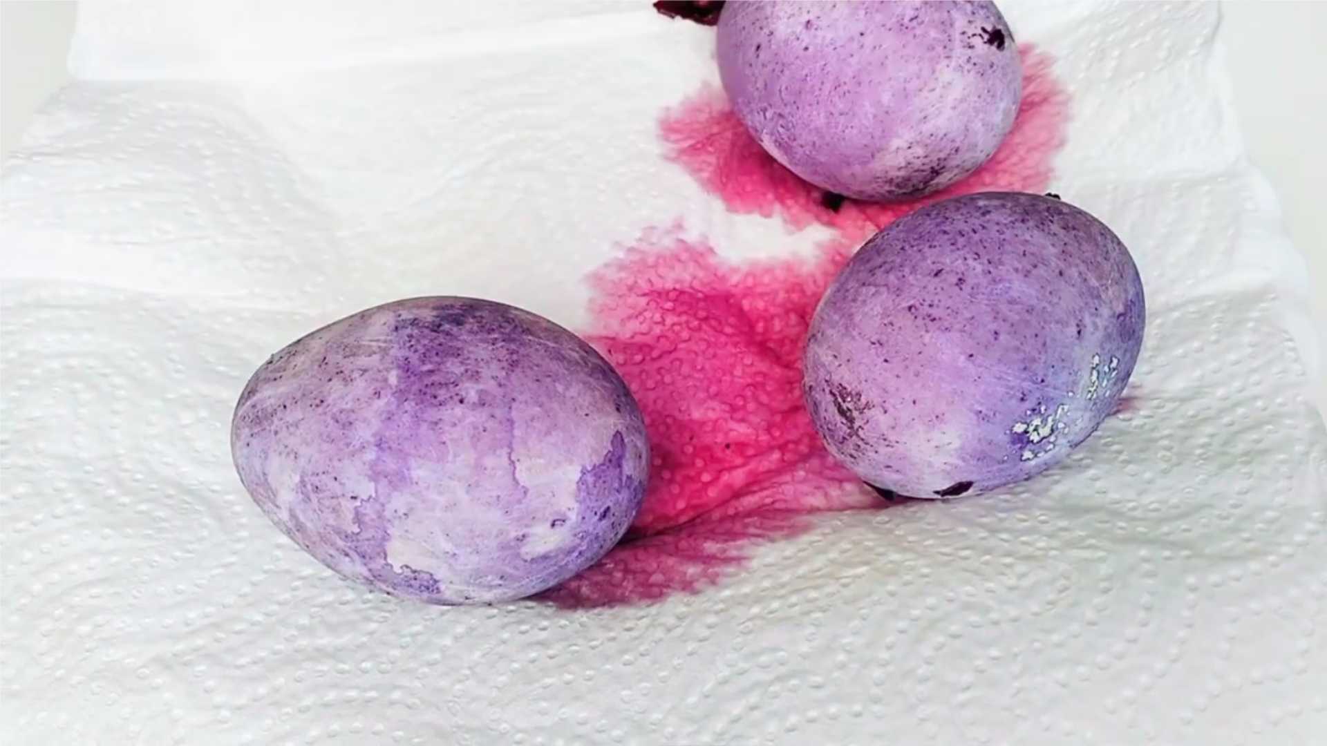 Яйца на Пасху в каркаде-Шаг 6