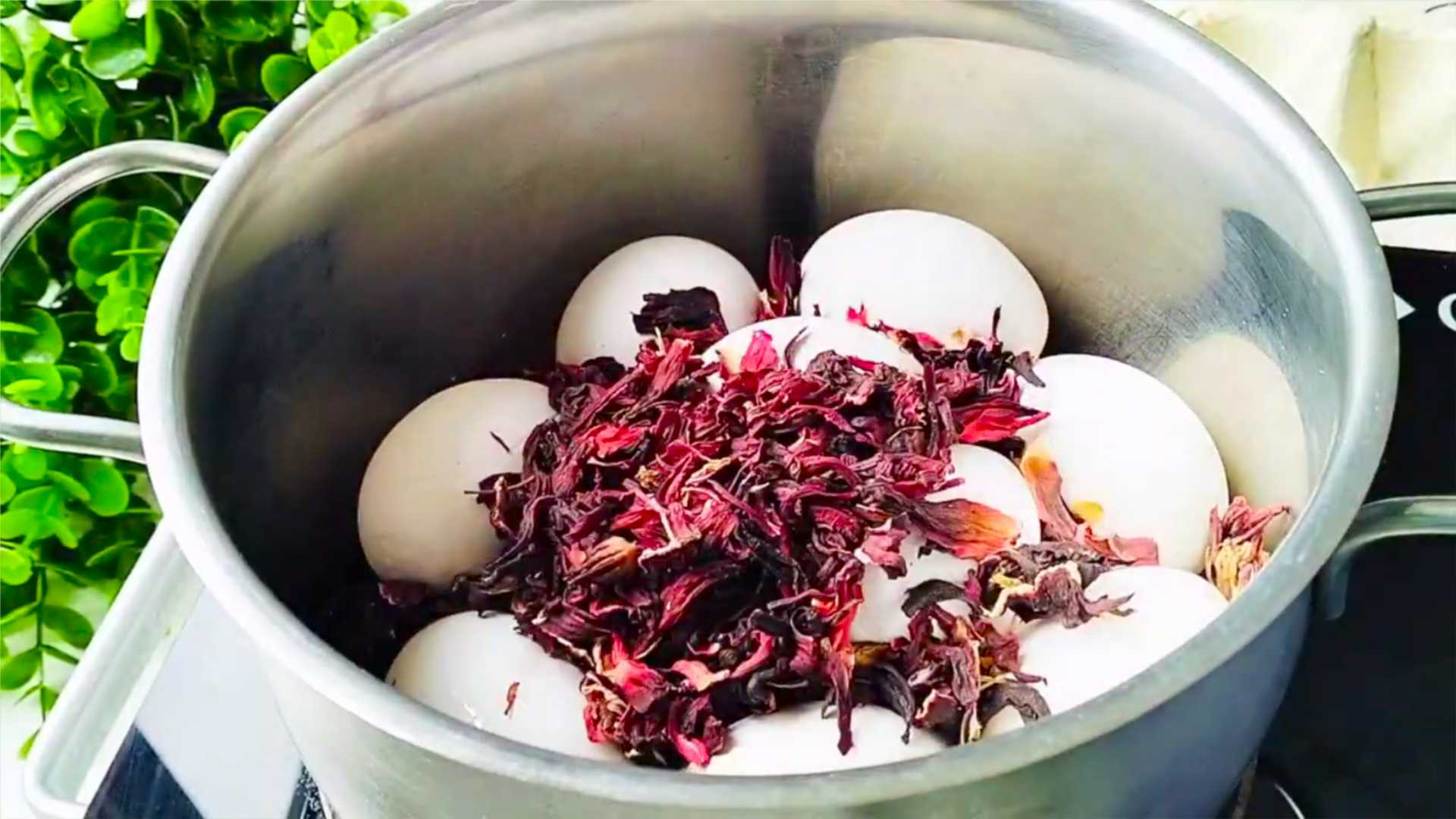 Яйца на Пасху в каркаде-Шаг 2