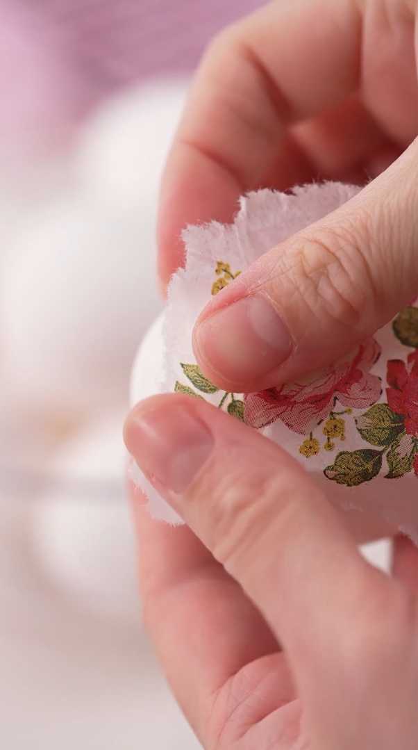 Декупаж пасхальных яиц салфетками и яичным белком-Шаг 4