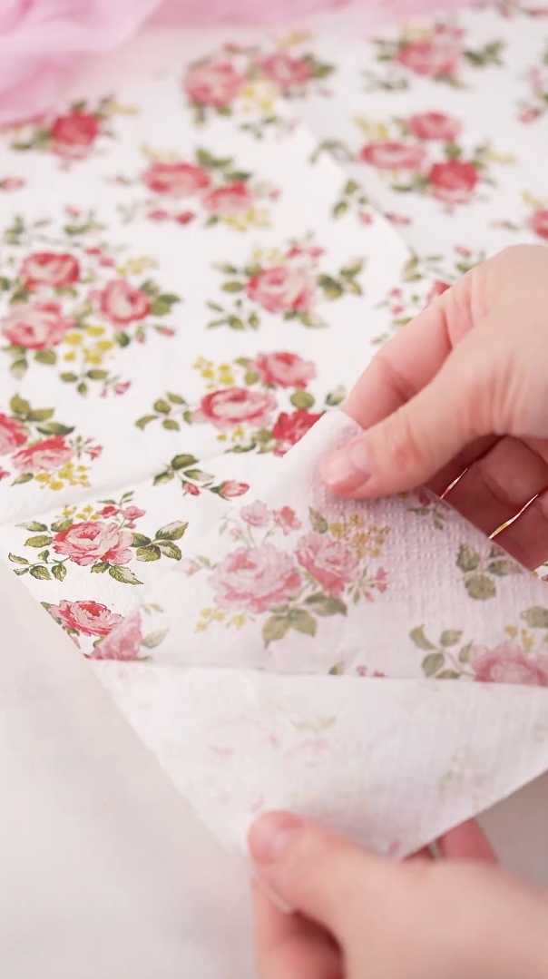 Декупаж пасхальных яиц салфетками и яичным белком-Шаг 2