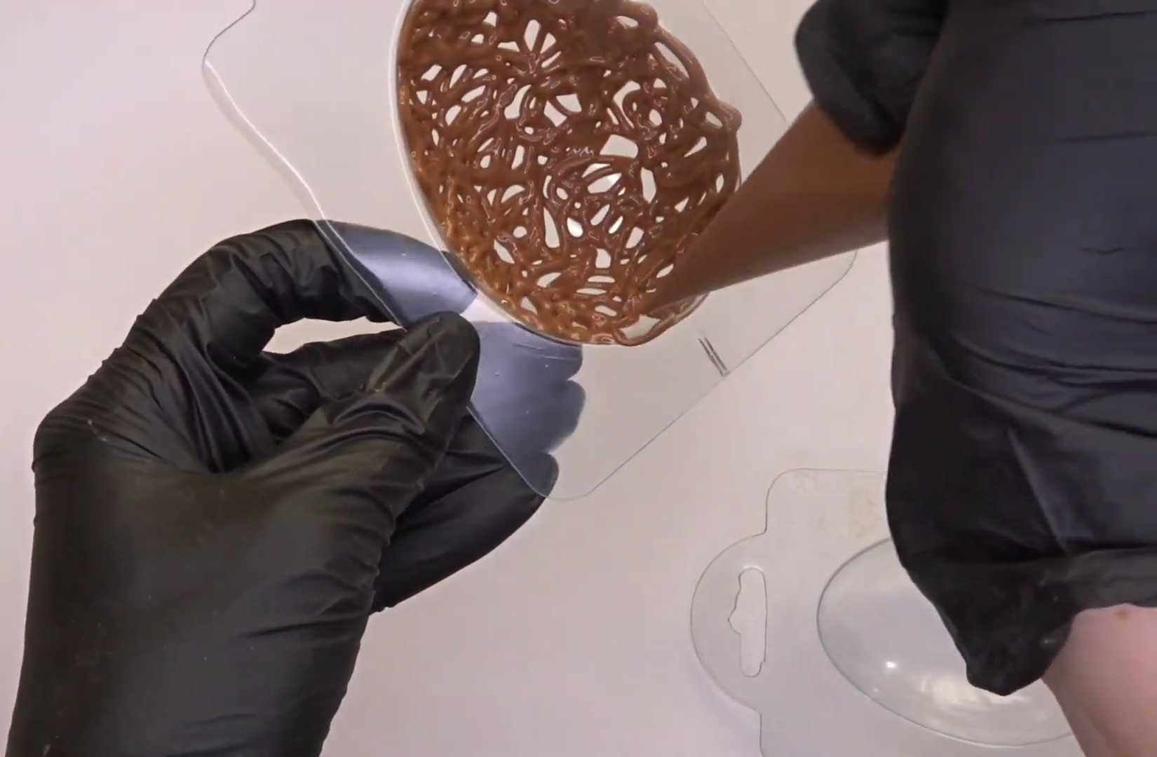 Ажурные шоколадные яйца на пасху-Шаг 3