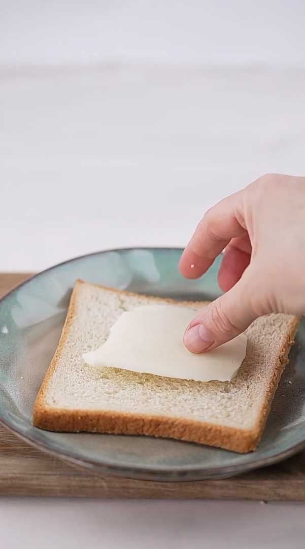 Детский сэндвич с курицей, яйцом и моцареллой-Шаг 4