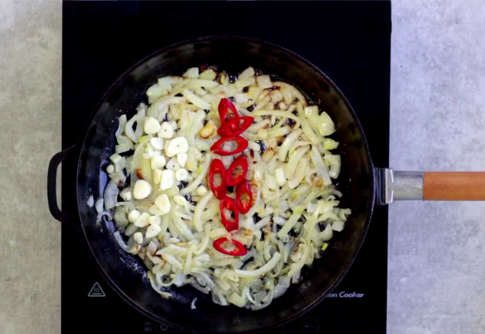 Яичница со шпинатом в духовке-Шаг 4