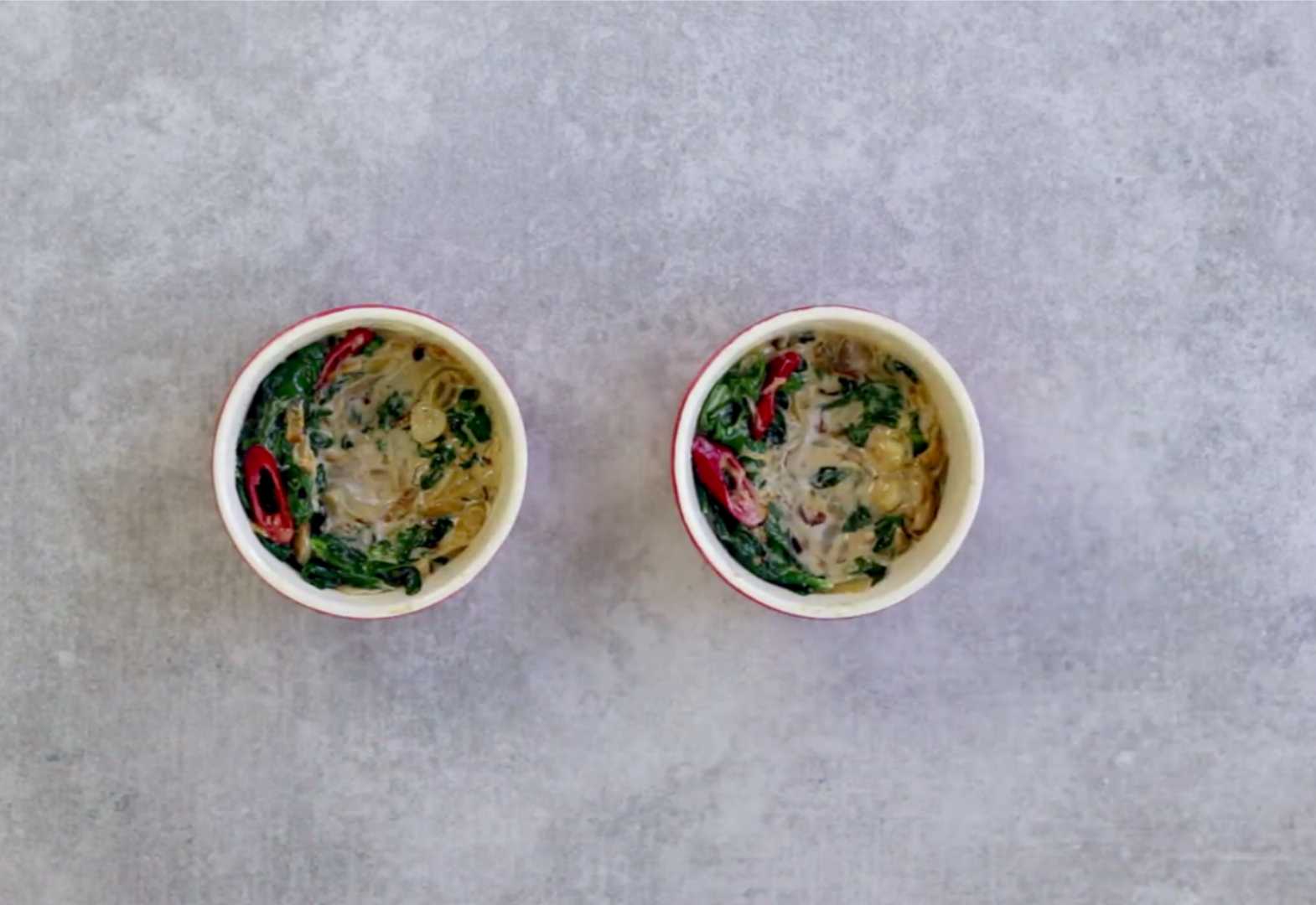 Яичница со шпинатом в духовке-Шаг 7