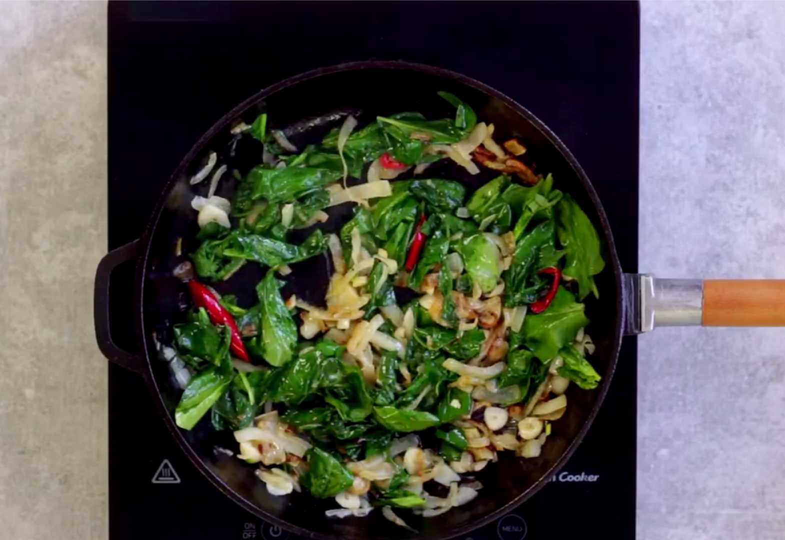 Яичница со шпинатом в духовке-Шаг 5