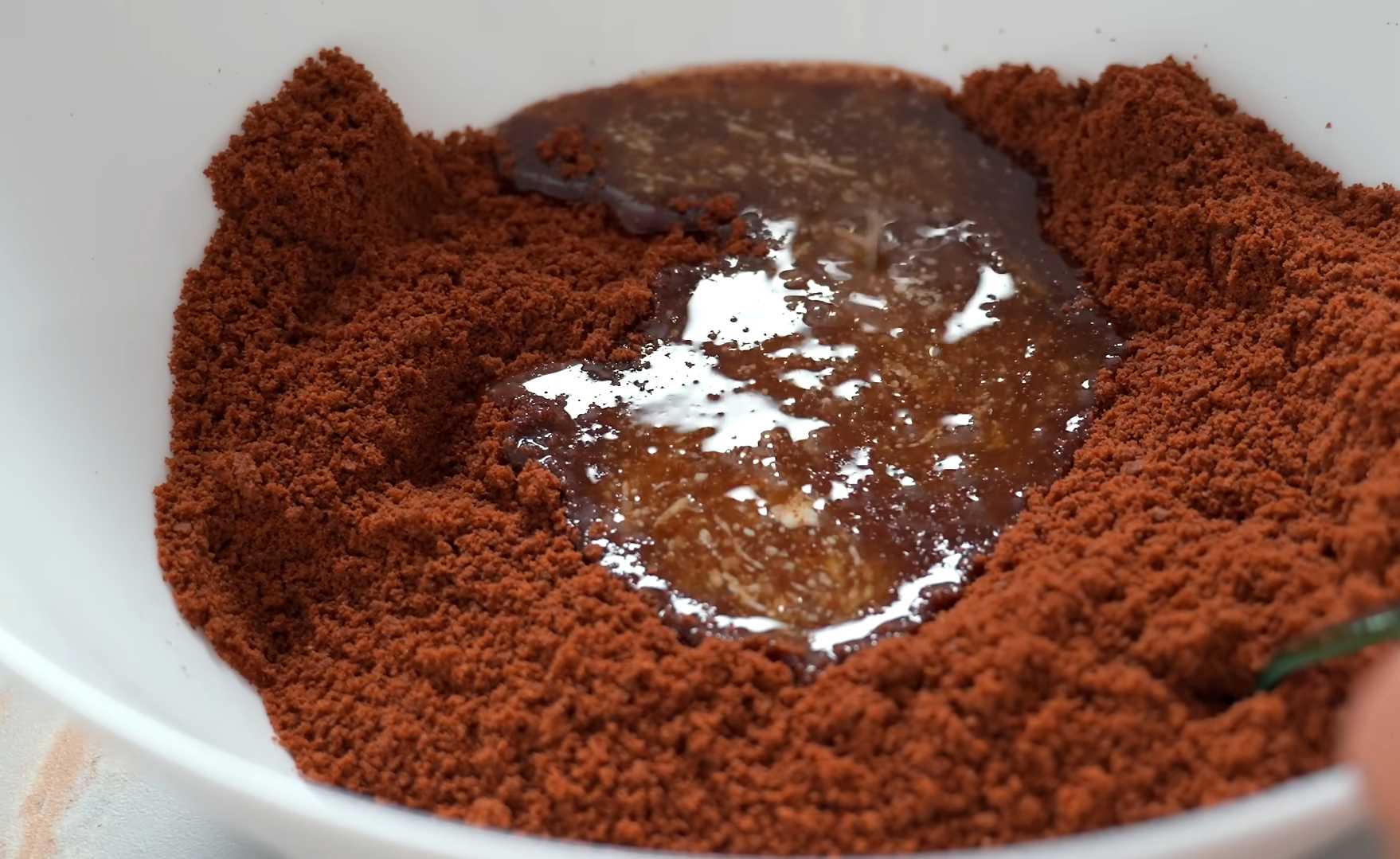 Торт сметанник с заварным кремом и шоколадной крошкой без выпечки-Шаг 6