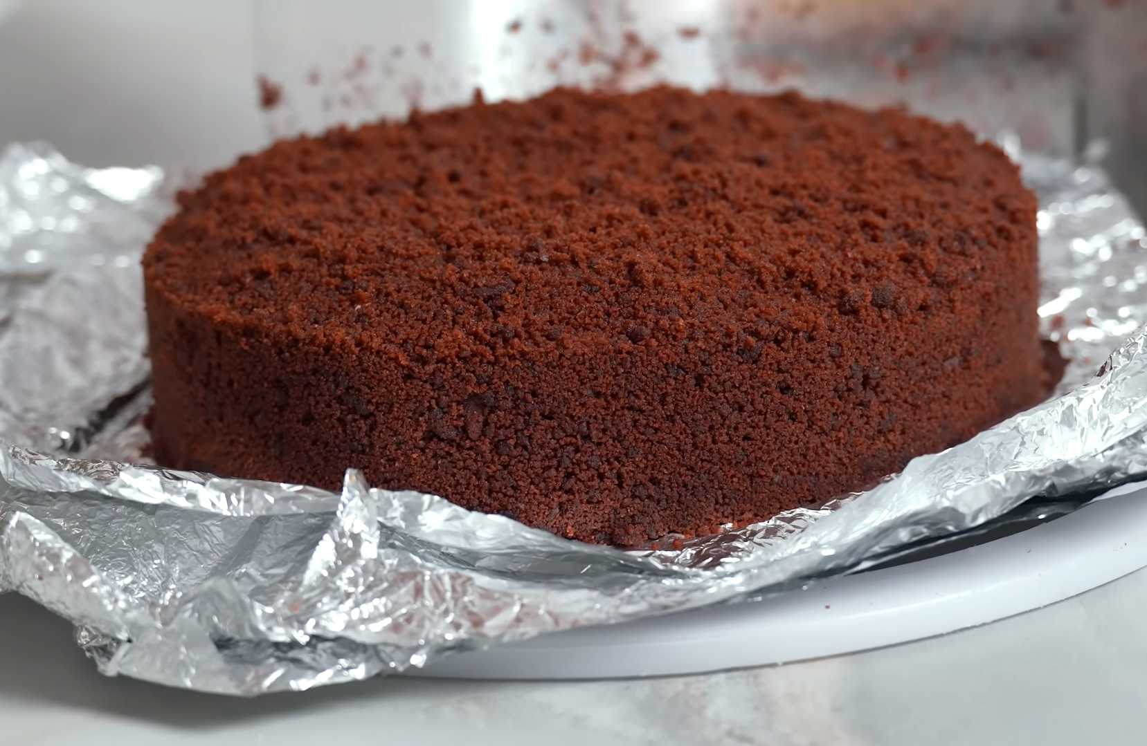 Торт сметанник с заварным кремом и шоколадной крошкой без выпечки-Шаг 12