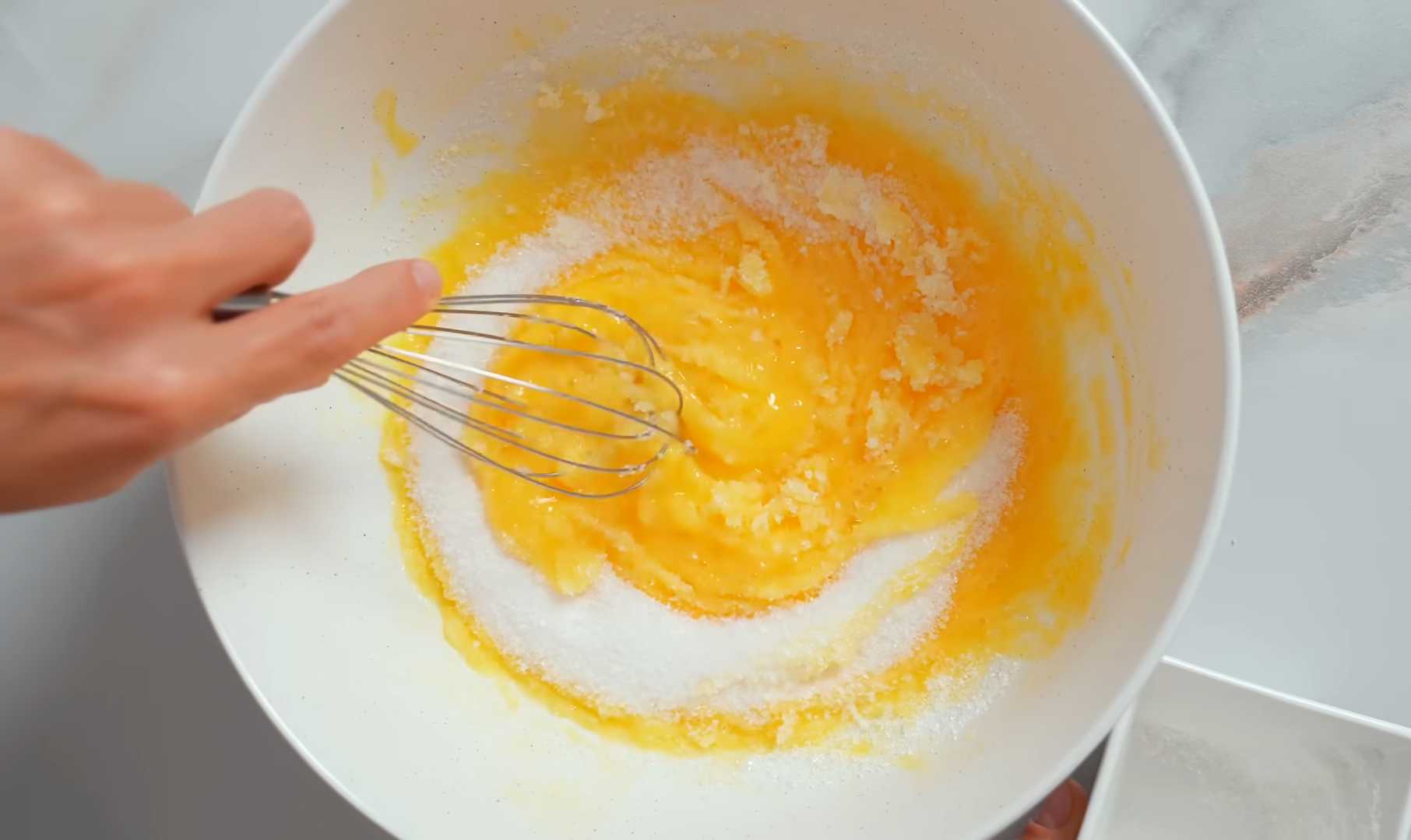 Торт сметанник с заварным кремом и шоколадной крошкой без выпечки-Шаг 1