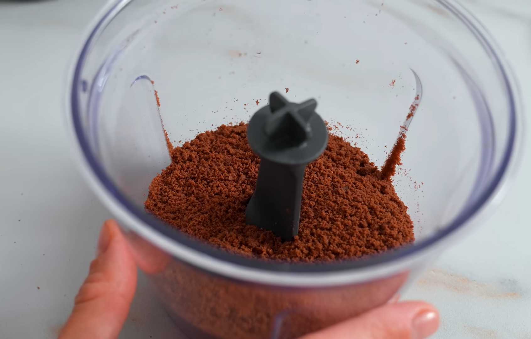 Торт сметанник с заварным кремом и шоколадной крошкой без выпечки-Шаг 5